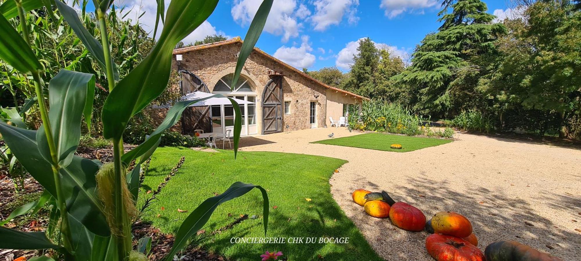 Gite Le Puy Martineau Piscine Privee Interieure Chauffee A 10 Min Du Puy Du Fo Villa Saint-Mars-la-Réorthe Exterior foto