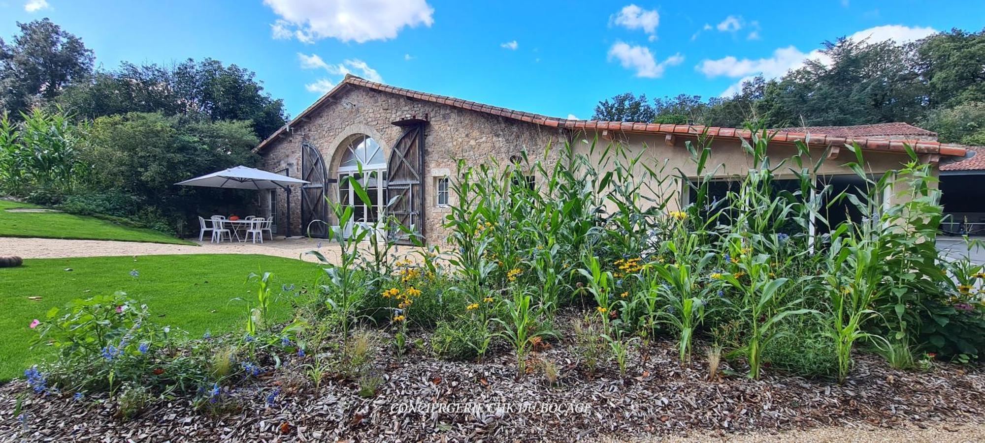 Gite Le Puy Martineau Piscine Privee Interieure Chauffee A 10 Min Du Puy Du Fo Villa Saint-Mars-la-Réorthe Exterior foto